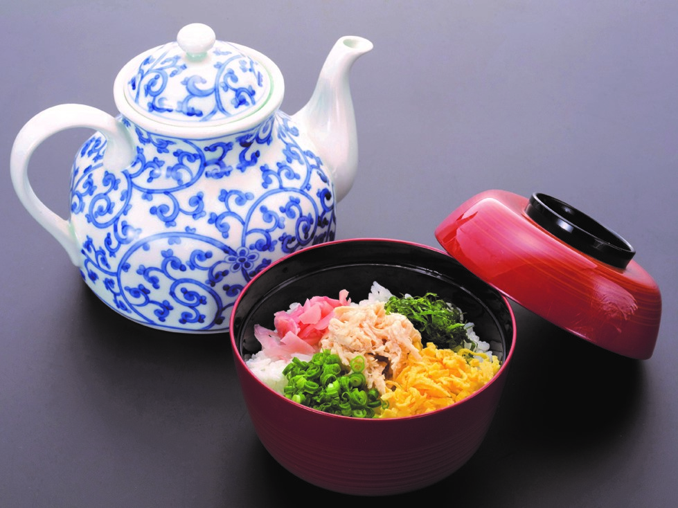<small>奄美大島郷土料理　鶏飯</small><br>1,900円