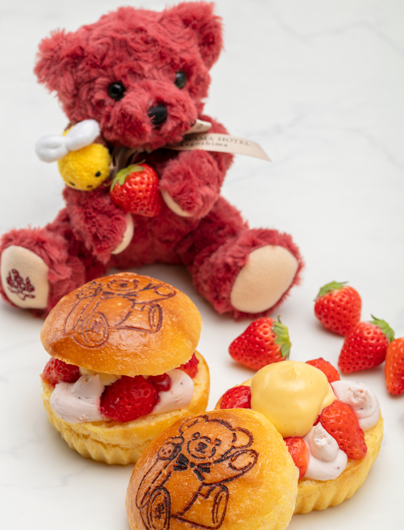 <p style="text-align:center;"><small>ハピィのおやつ ~イチゴのトロペジェンヌ~</small></p>