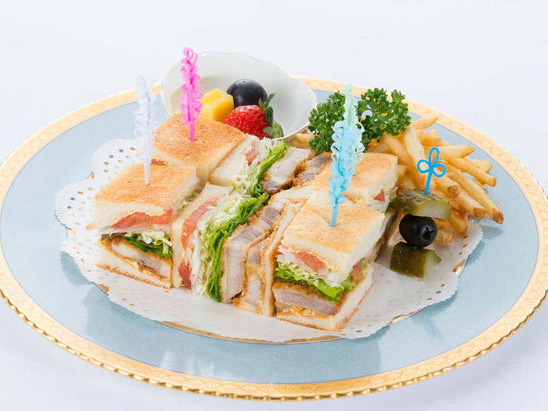 鹿児島県産黒豚カツサンドイッチ<br>2,400円