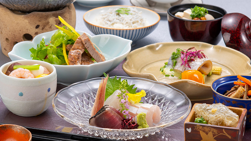 <small>城山ガーデンズ 水簾［1F］</small><br>和食会席