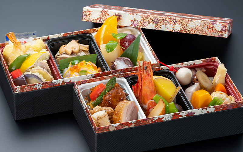 彩りお重 和二段　3,240円