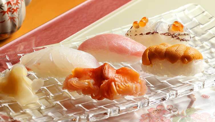 Return to hotel.Enjoy lunch at our sushi restaurant Sakura.