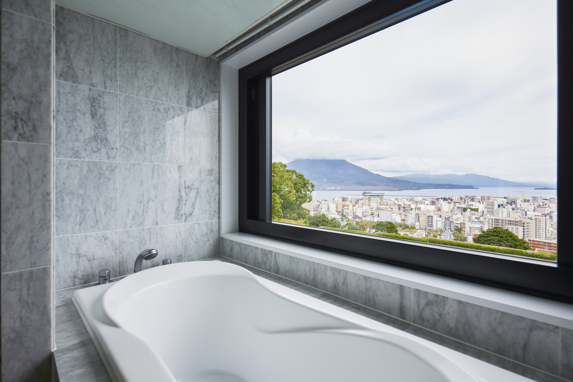 ジュニアスイート