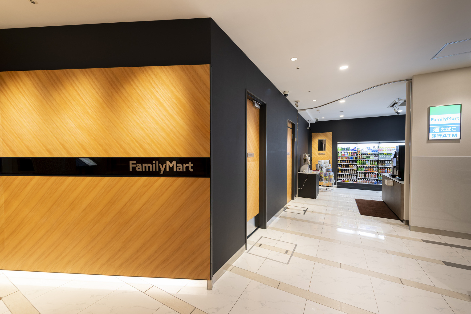 ファミリーマート SHIROYAMA HOTEL kagoshima店