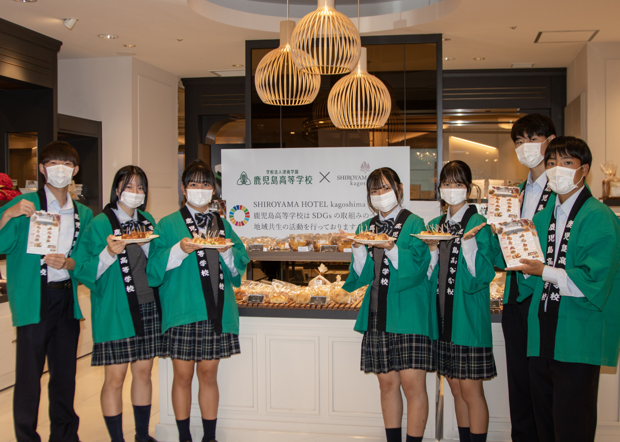 店頭での接客販売の様子♪
