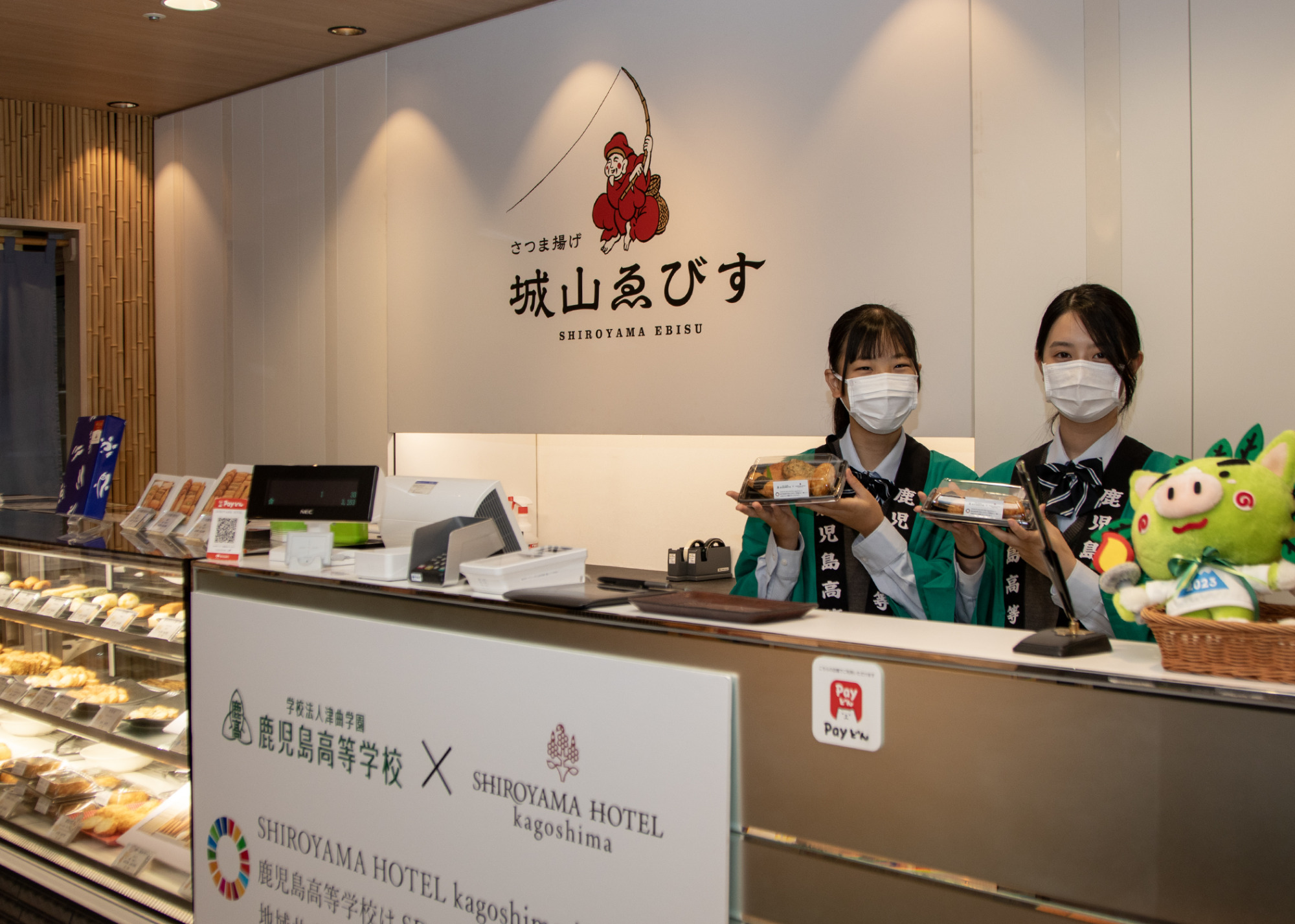 店頭での接客販売の様子♪