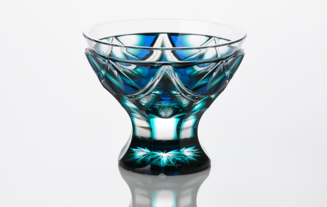 二色衣　脚付盃（瑠璃緑） 40,700円（税込）