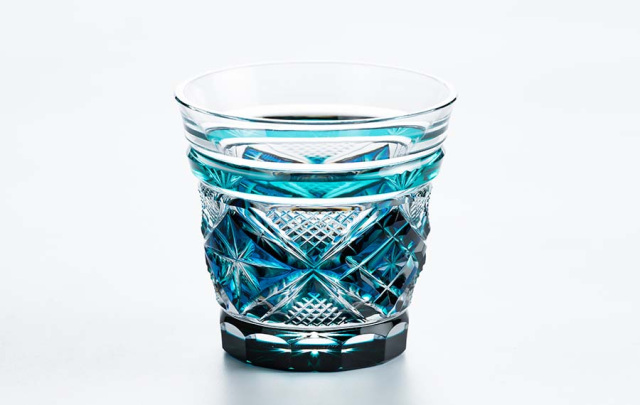 二色衣　冷酒杯　瑠璃/緑 49,500円（税込）