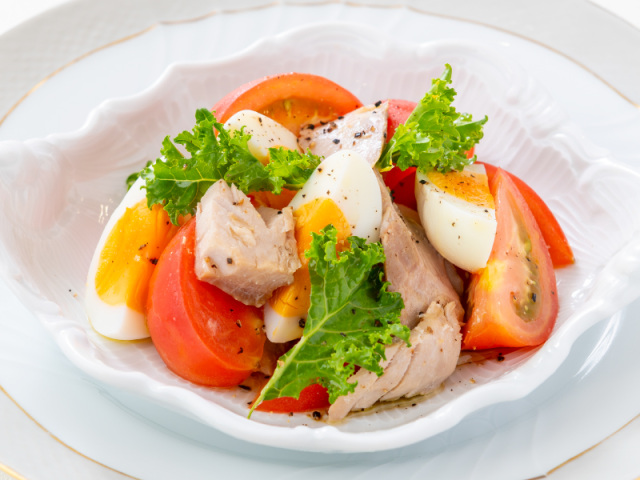 鹿児島産マグロコンフィのムルシア風サラダ