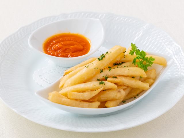 フライドポテト　ブラバスソース