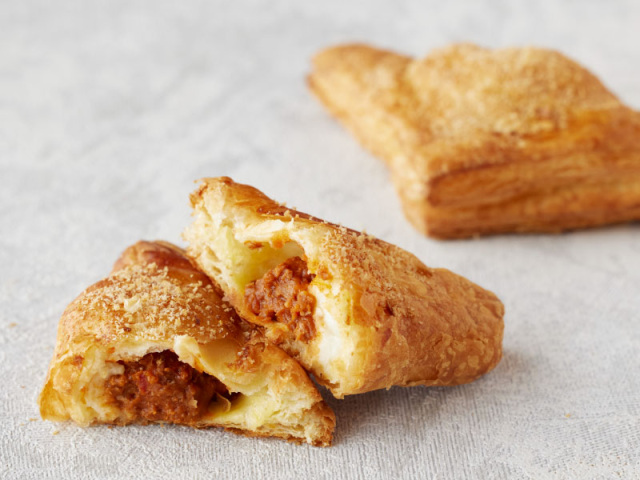 十勝コーンクリームとボロネーゼパイ 　　