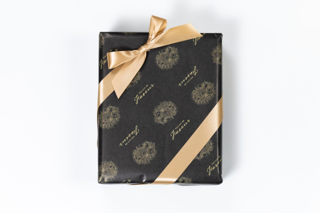 包装&リボン 手提げ袋付　220円