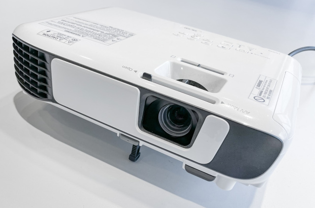 プロジェクター