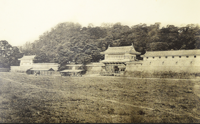 旧御本丸御楼門前之景(玉里島津家資料)鹿児島県歴史・美術センター黎明館蔵