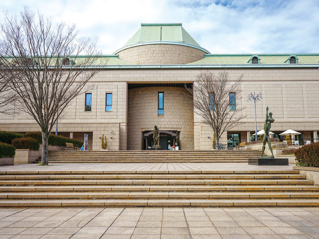 ④鹿児島市立美術館