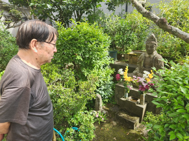 尾上清志さんと観音像