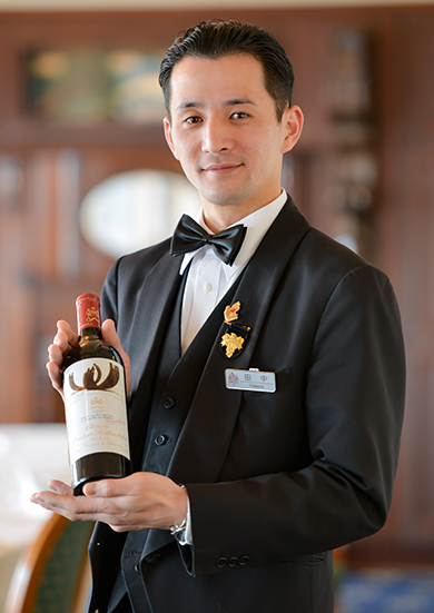 レストラン部 副支配人　田中 健一郎